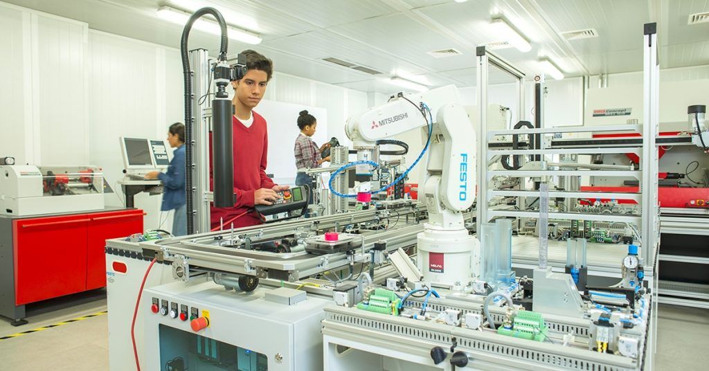 Aulas Talleres Laboratorios Especializados Upc